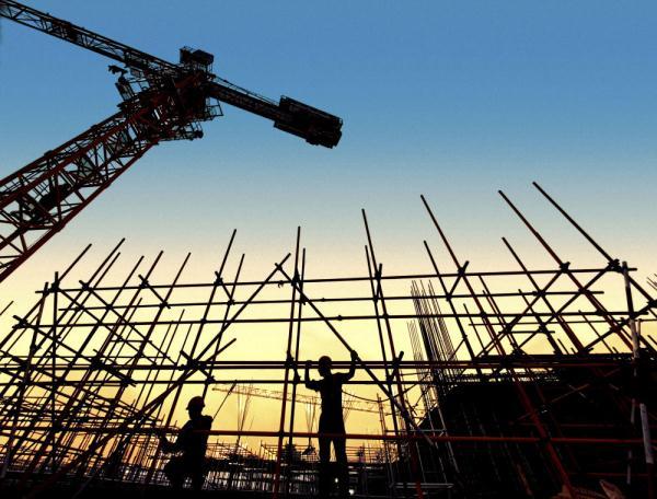 烈日下的堅(jiān)守——走近吐魯番建筑施工一線的勞動(dòng)者